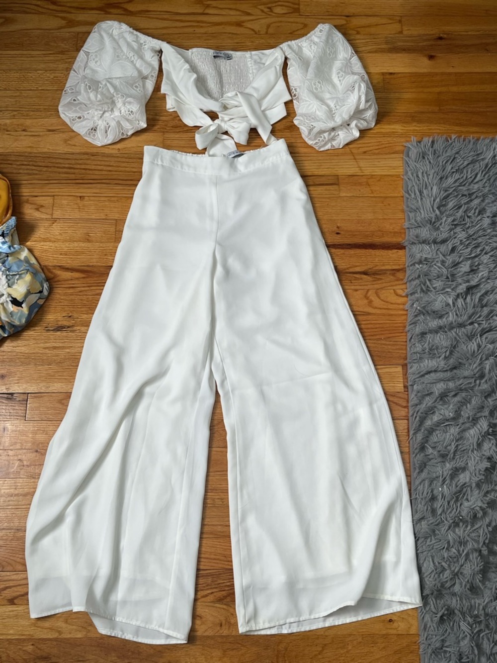 Wide-Leg White Palazzo Pants — High-Rise Flowing Silhouette - Picture 2 of 7